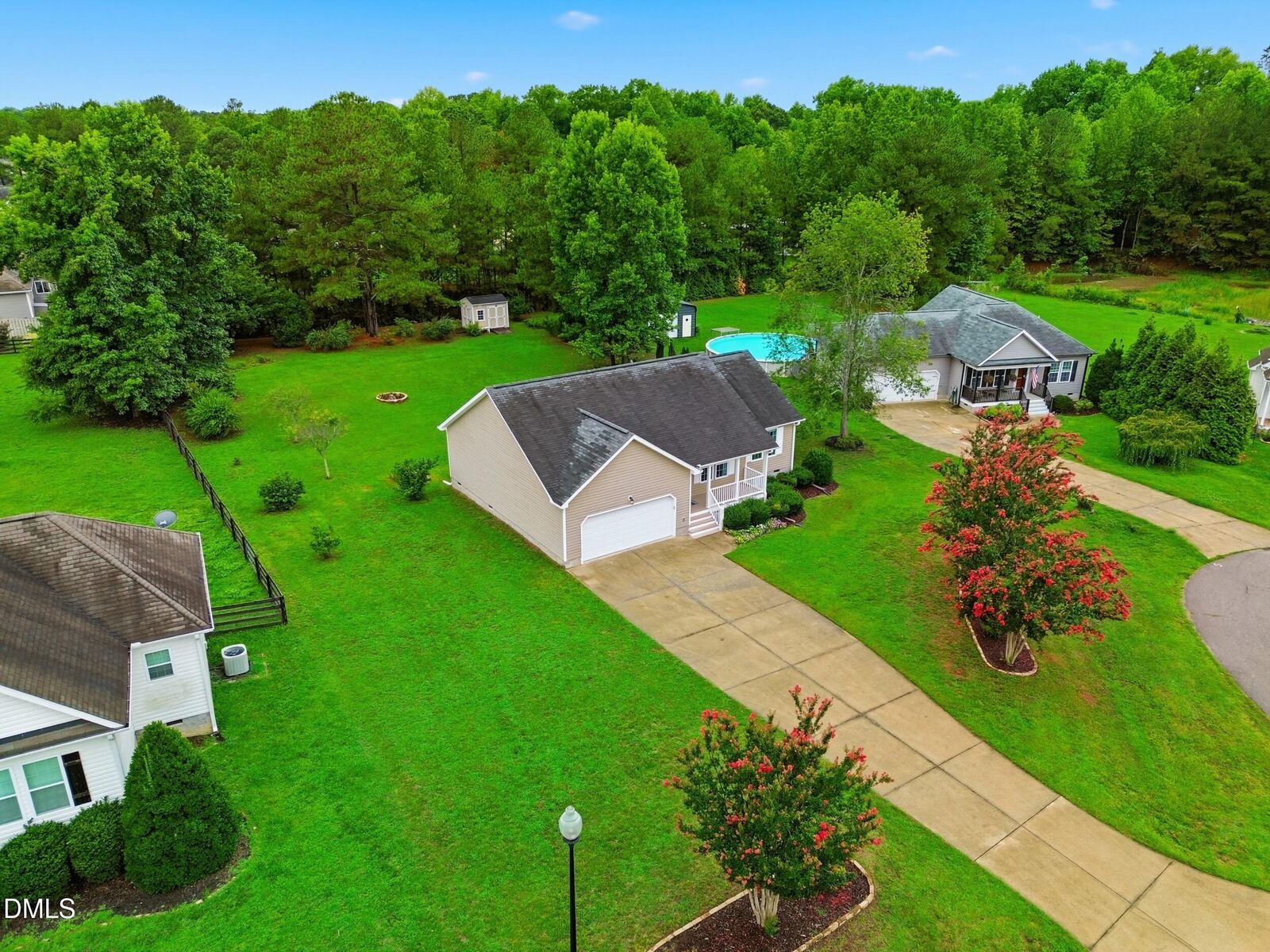 Property Photo:  35 Hadleigh Way  NC 27526 