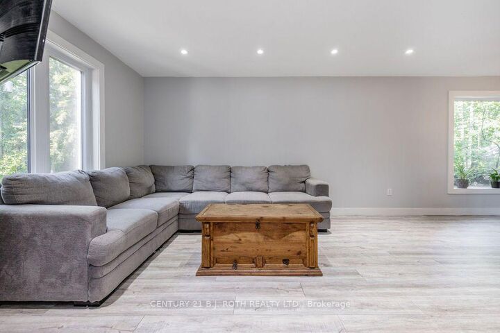 Property Photo:  1844 Oakwood Road  ON L9S 2W1 