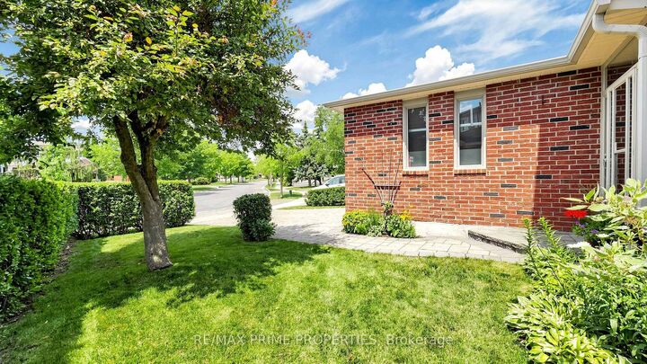 Property Photo:  15 Marsh Street  ON L4C 7P5 