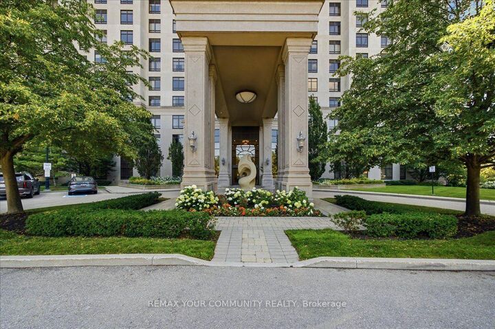 Property Photo:  9245 Jane Street 1109  ON L6A 0J9 