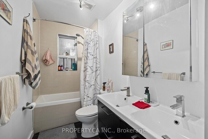 Property Photo:  396 Roxton Road  ON M6G 3R2 