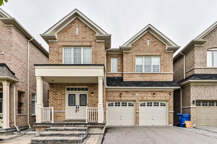 38 Russell Parker Crescent — photo 1