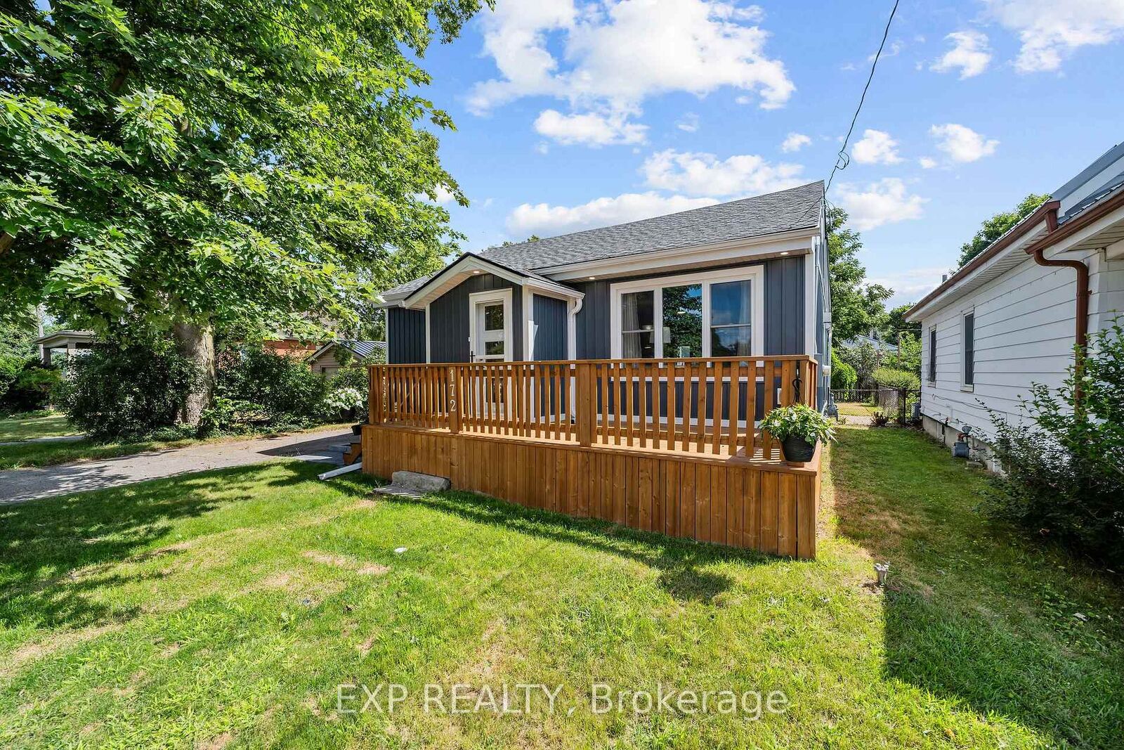 Property Photo:  172 East Street  ON N5Z 2R8 
