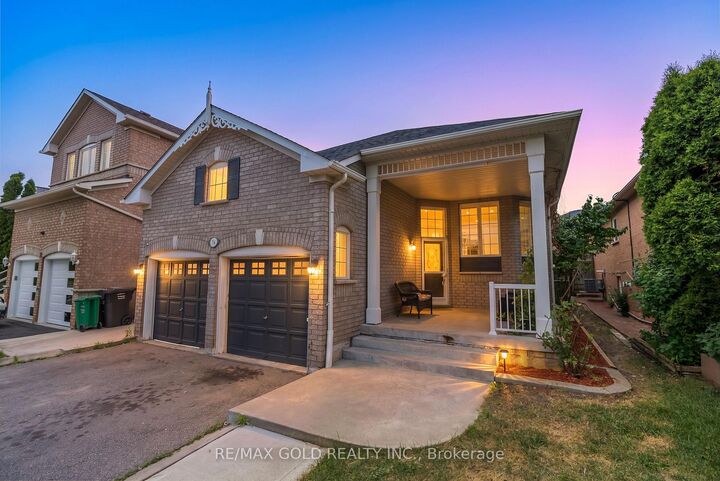 Property Photo:  74 Fletchers Creek Boulevard  ON L6X 4T1 