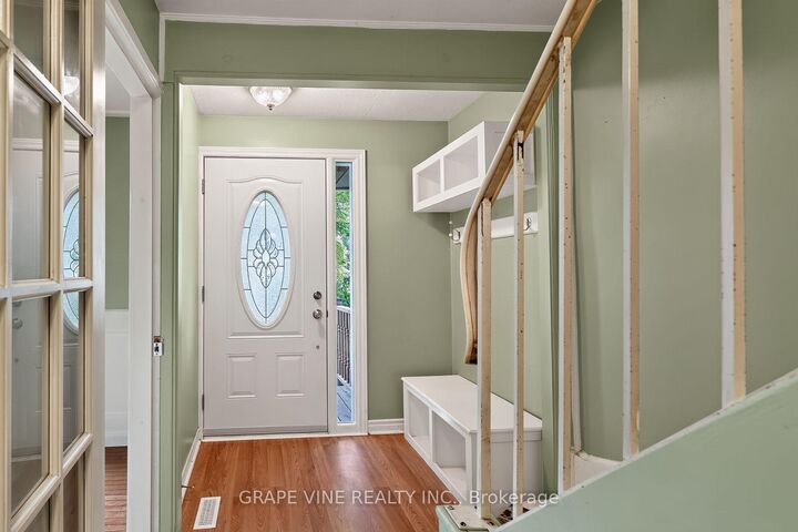 Property Photo: 108 Fieldgate Drive ON K2J 1T9