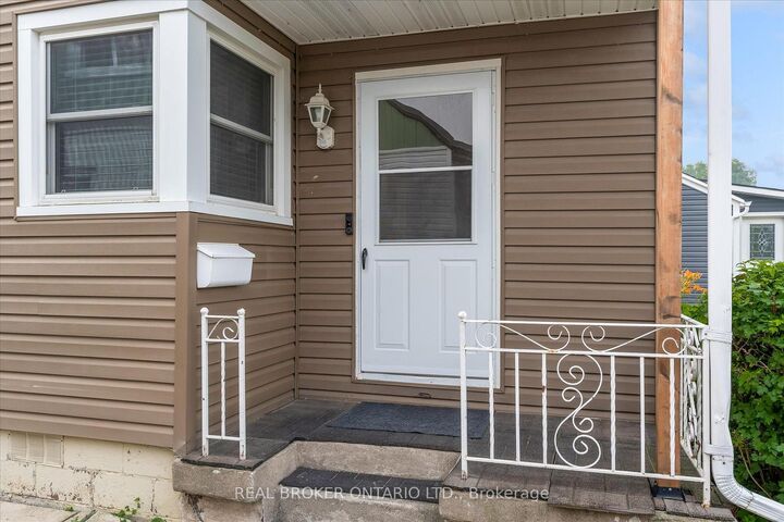 Property Photo:  87 Bishop Road  ON L3B 2V4 