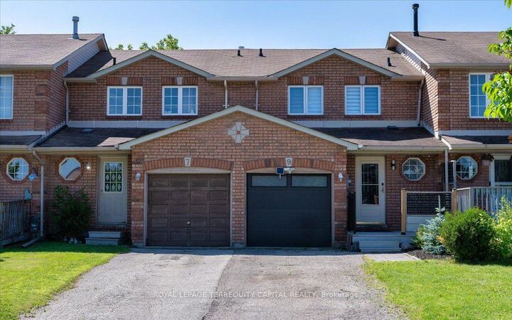 9 Seymour Crescent — photo 1