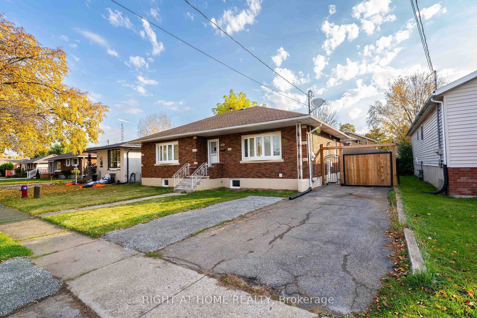 Property Photo:  47 Marshall Avenue  ON L3C 2N1 