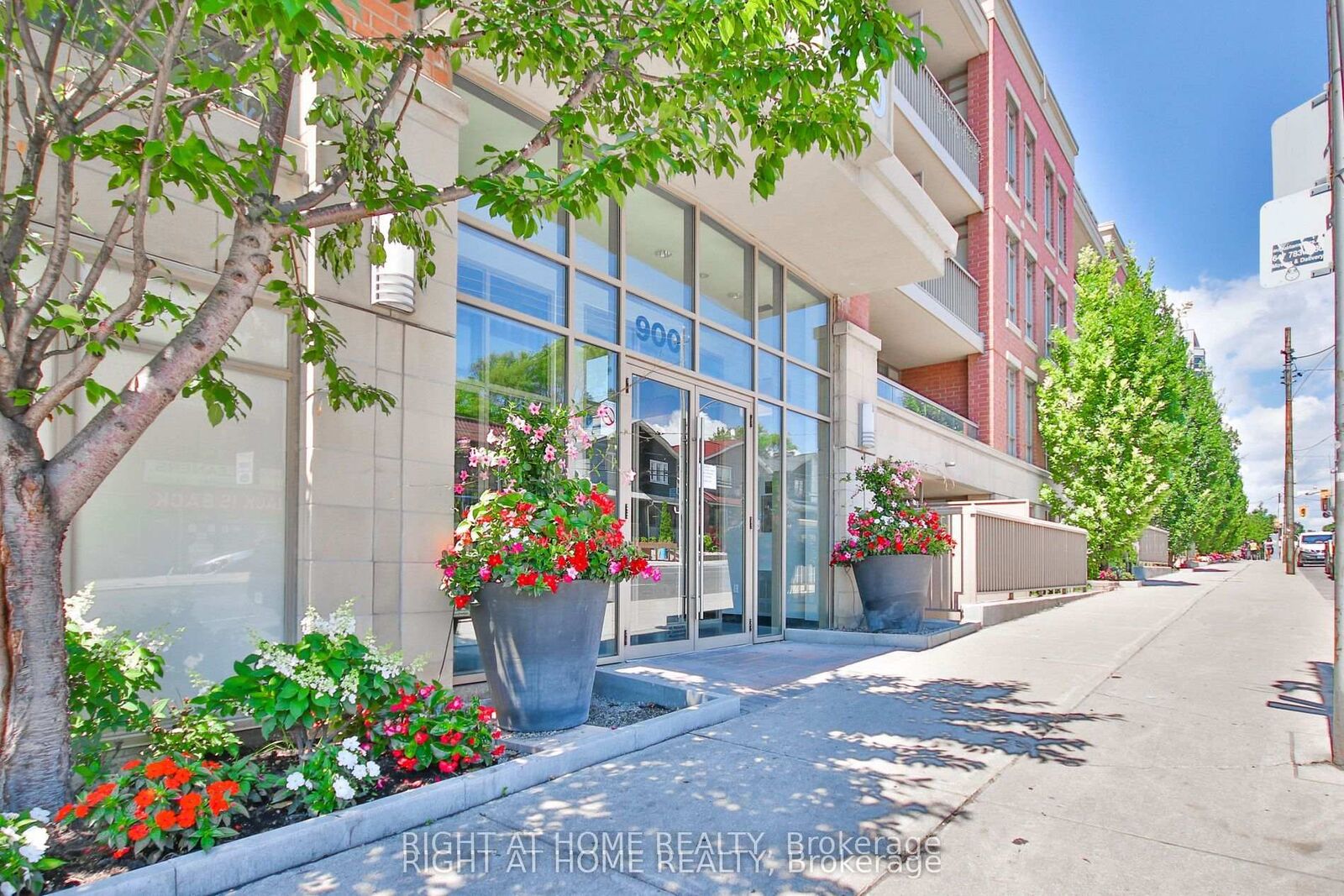 Property Photo: 900 Mount Pleasant Road 327 ON M4P 3J9
