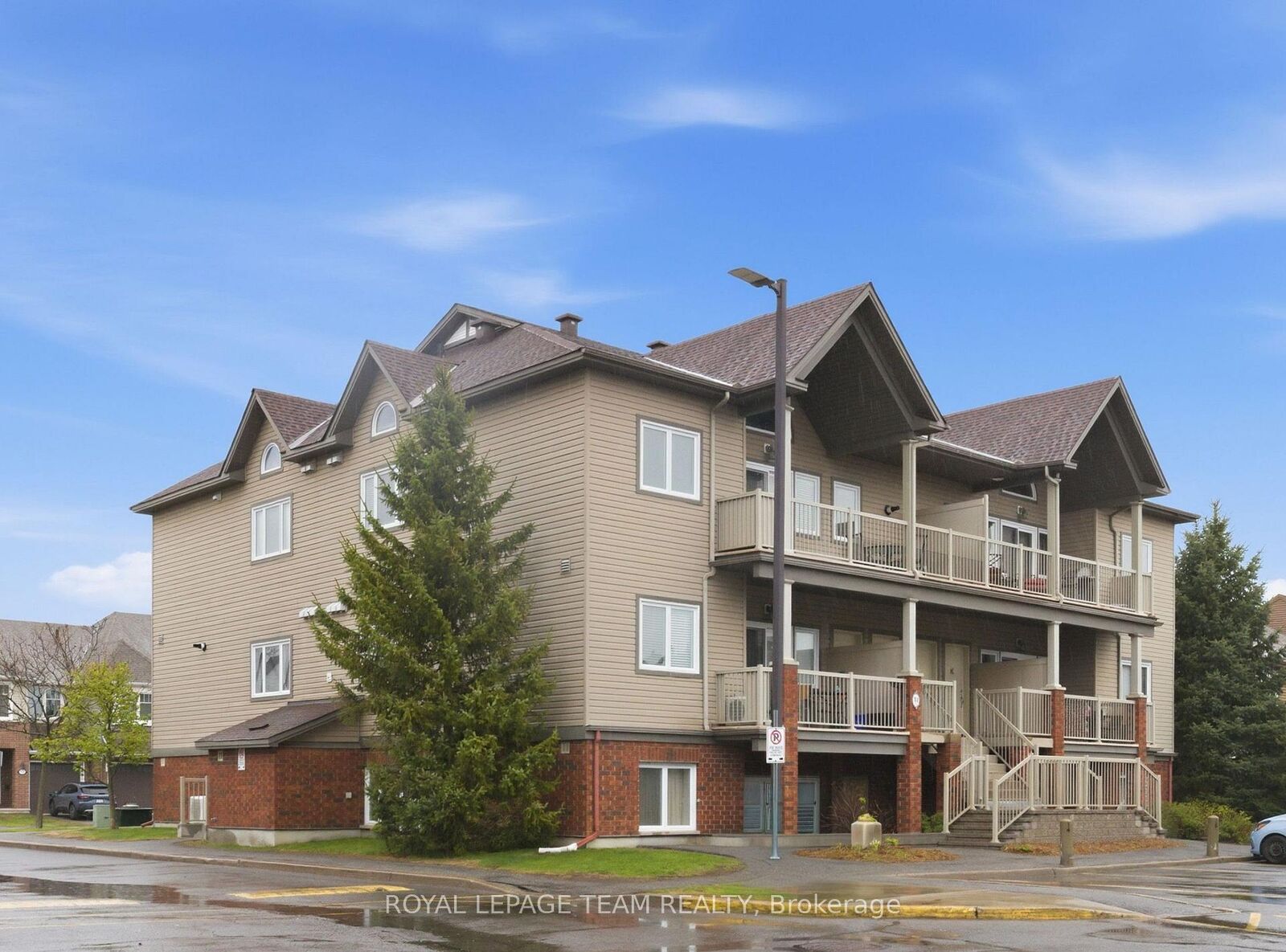 Property Photo: 769 Cedar Creek Drive I ON K1T 0B3