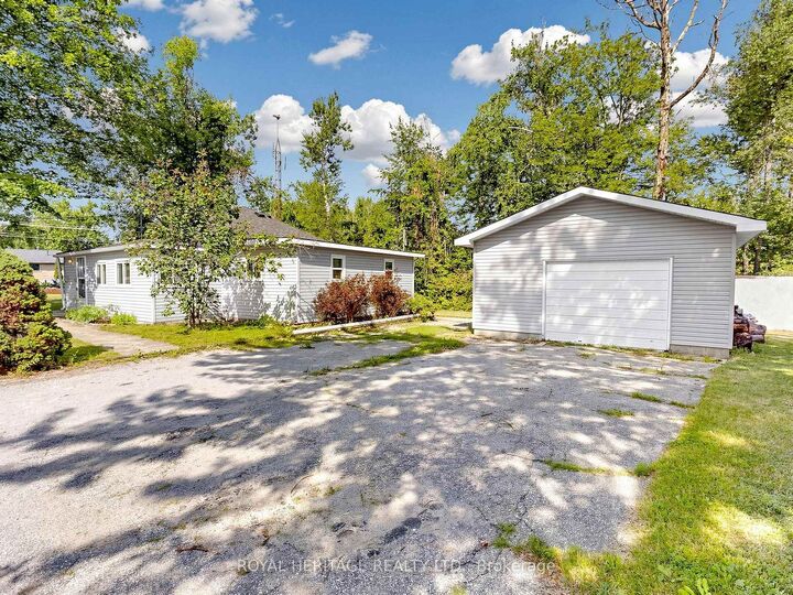 Property Photo: 24 Ridge Avenue ON L0K 1B0
