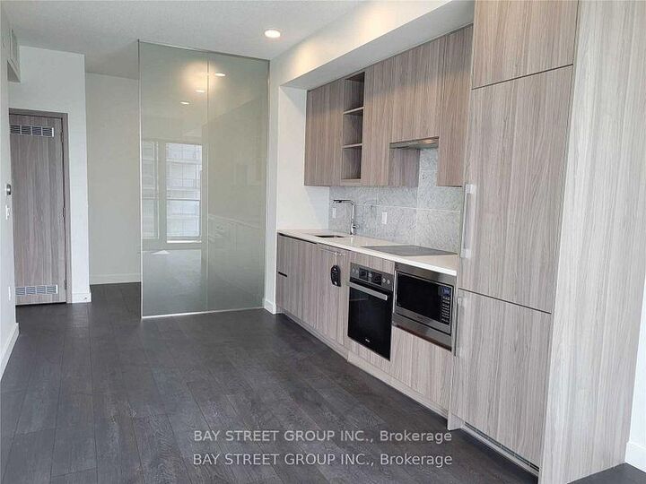 Property Photo:  85 McMahon Drive 2501  ON M2K 0H1 
