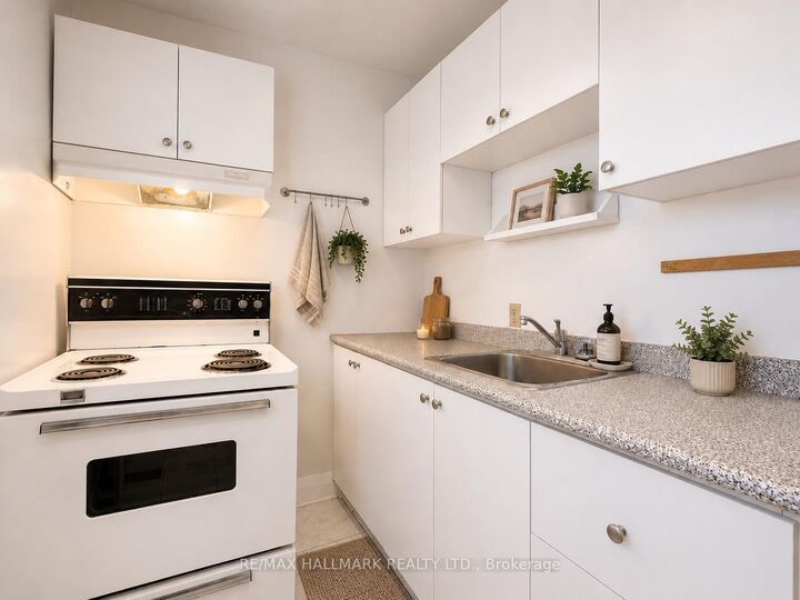 Property Photo: 155 Drayton Avenue 3 ON M4C 3M1