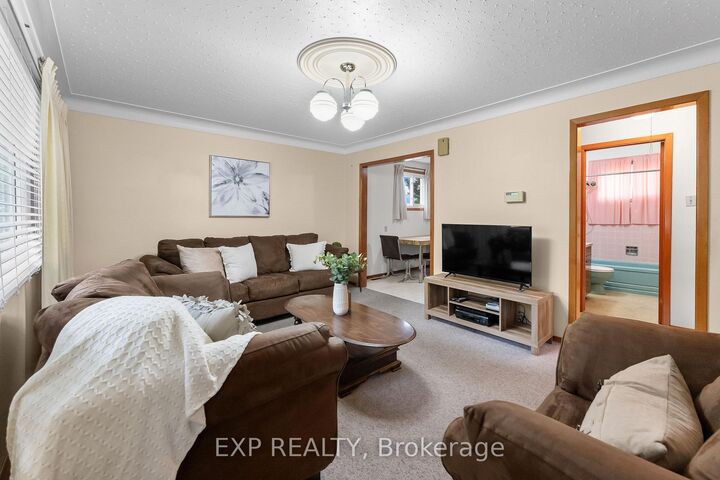 Property Photo:  91 Dover Road  ON L3B 2V1 