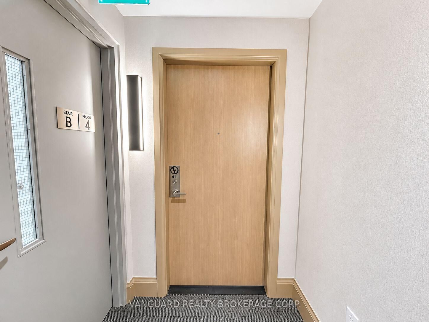 Property Photo:  5 Meadowdale Road 411  ON L4K 0C7 