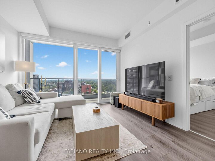 Property Photo:  28 Ann Street 1313  ON L5G 0E1 