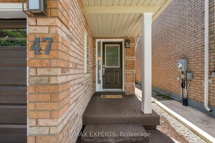 Property Photo:  47 Castelli Court  ON L7E 2T6 