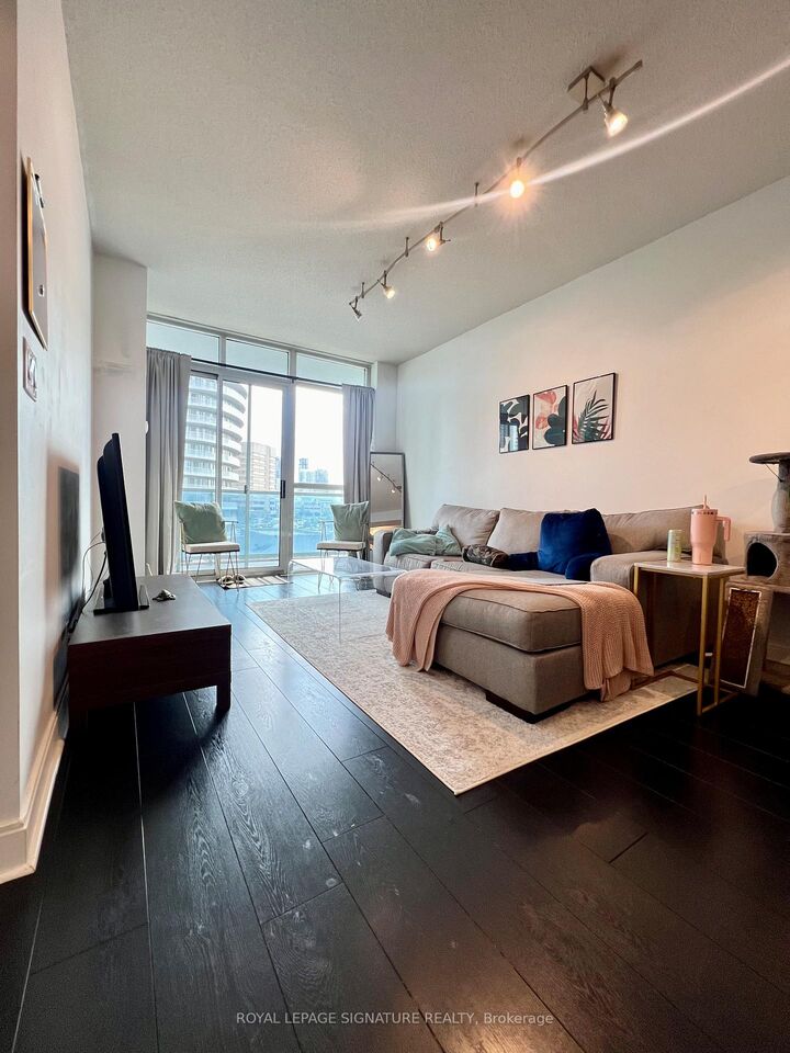 Property Photo: 80 Absolute Avenue 607 ON L4Z 0A5