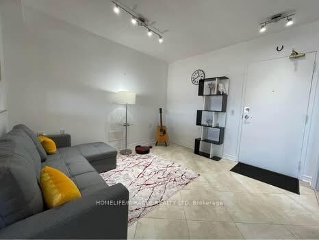 Property Photo:  200 Burnhamthorpe Road E 1202  ON L5A 4L4 