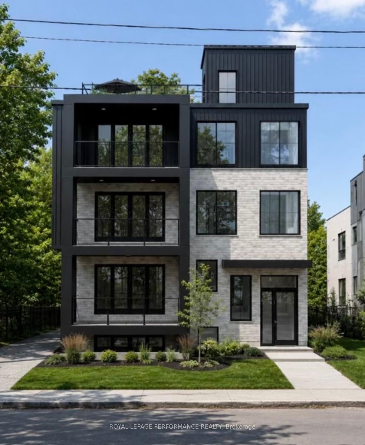 Property Photo:  344 Tweedsmuir Avenue 4  ON K1Z 5N4 