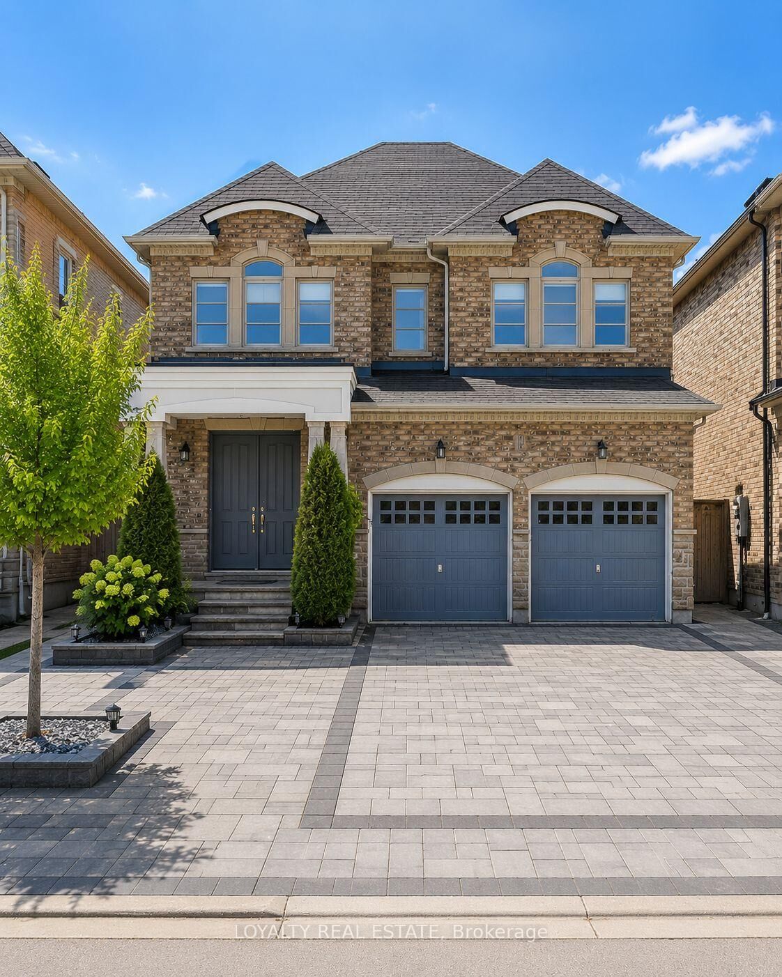 Property Photo: 11 Mayapple Lane ON L4E 1B8
