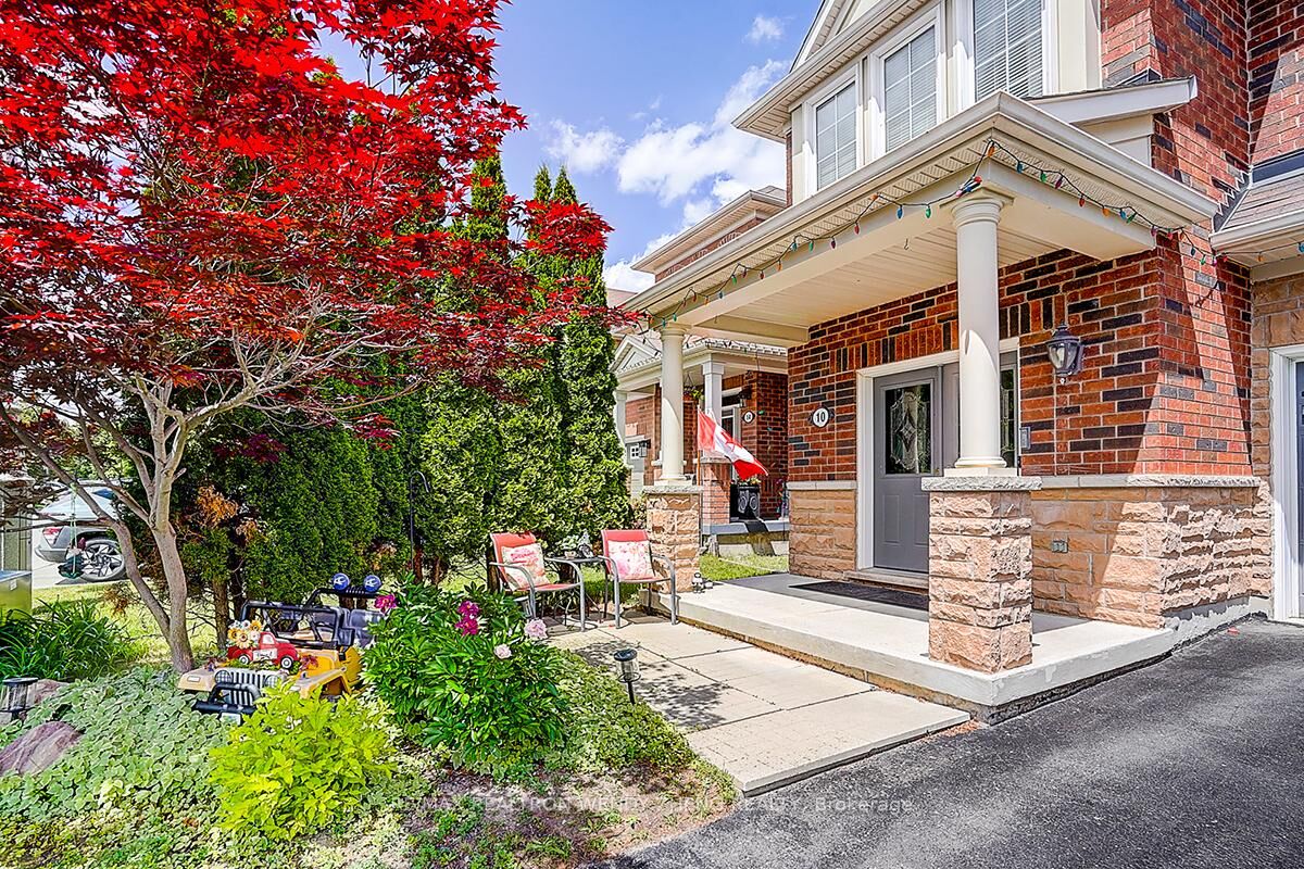 Property Photo: 10 Collie Crescent ON L4A 0V8