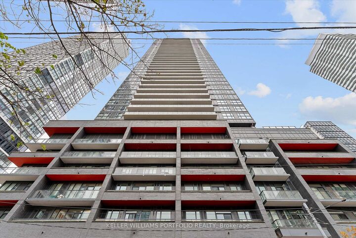 Property Photo:  159 Dundas Street E 1005  ON M5B 0A9 