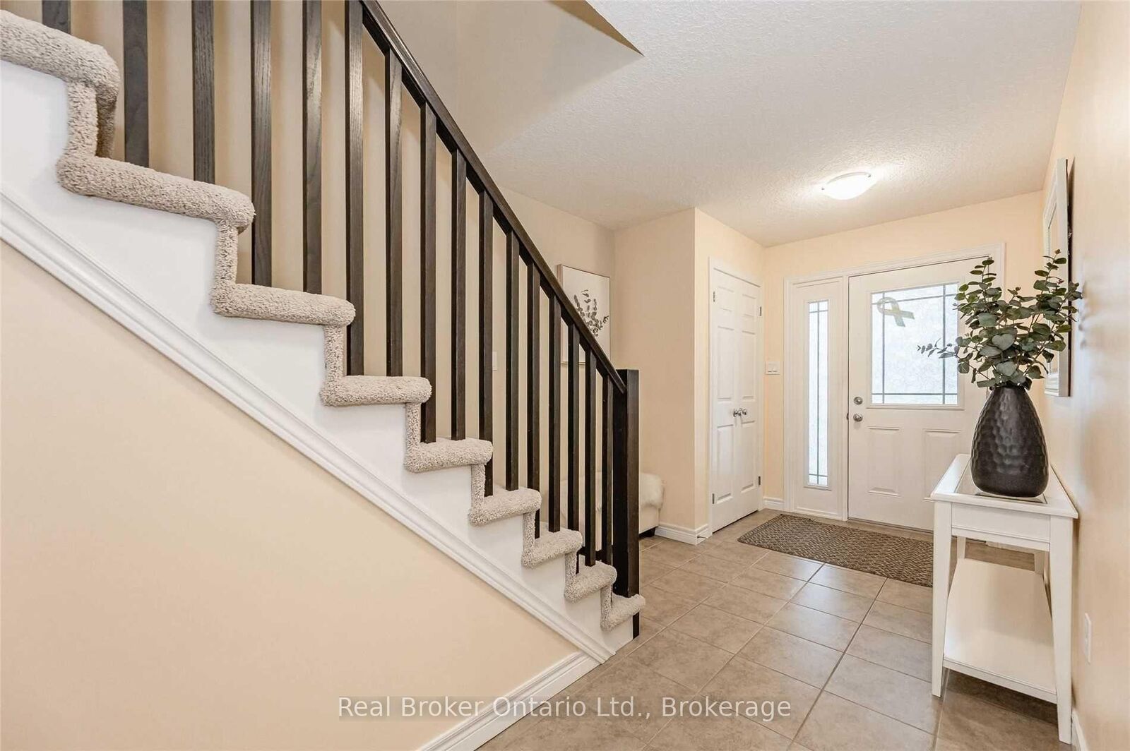Property Photo:  72 Mussen Street  ON N1E 0K3 