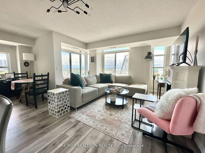 Property Photo:  85 East Liberty Street 1006  ON M6K 3R4 