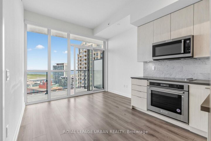 Property Photo:  38 Iannuzzi Street 2311  ON M5V 0E8 