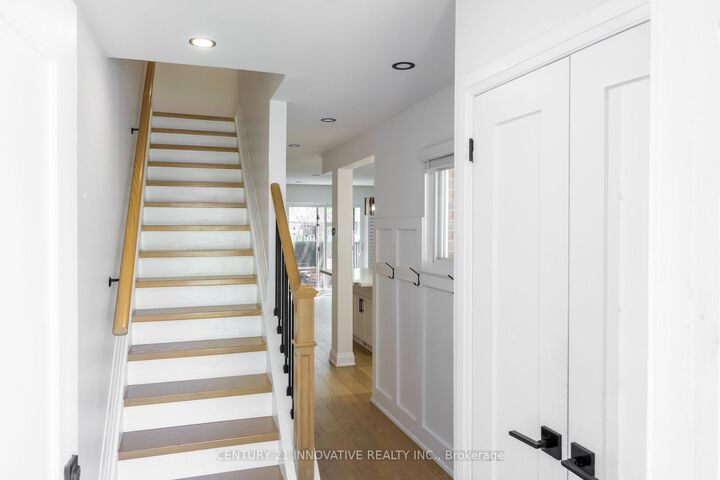 Property Photo:  2451 Bridletowne Circle 19  ON M1W 2Y4 