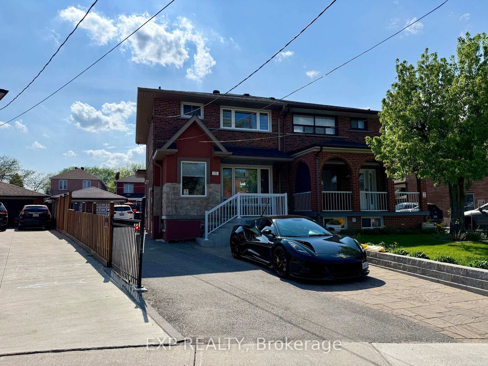Property Photo: 132 Brookhaven Drive Upper ON M6M 4P2