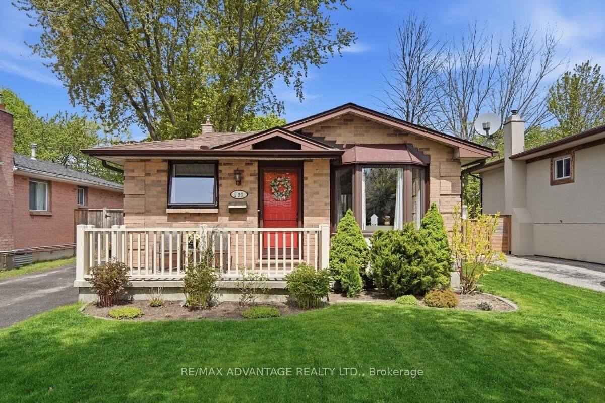 Property Photo:  223 Ardsley Crescent  ON N6G 3W6 