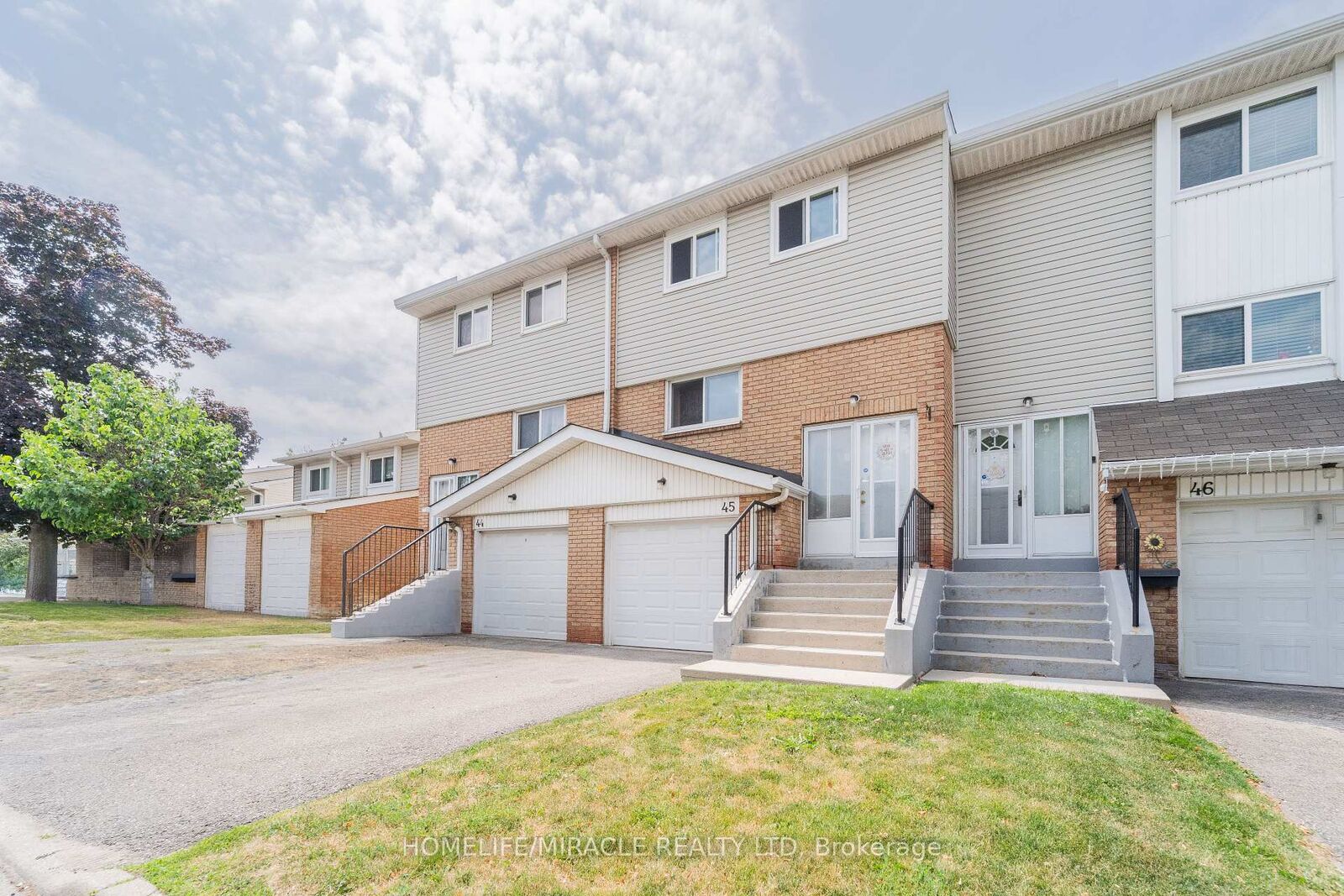 Property Photo:  45 Lincoln Court  ON L6T 3Z2 