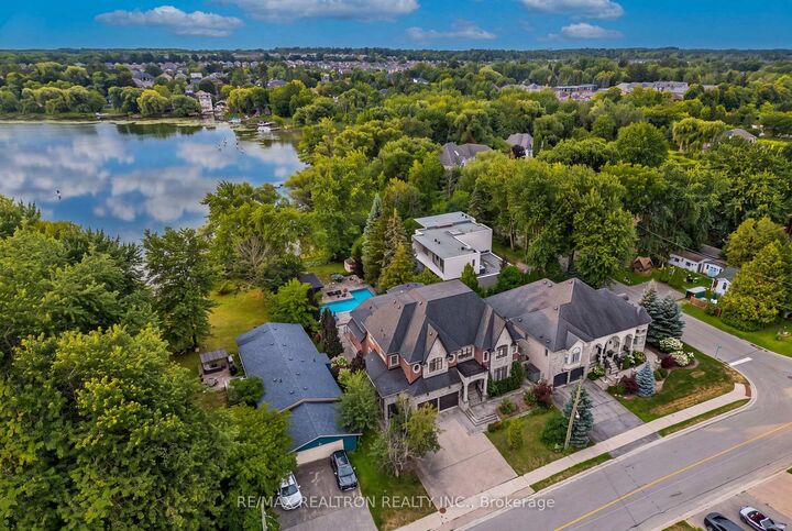 Property Photo: 173 Lakeland Crescent ON L4E 3A4