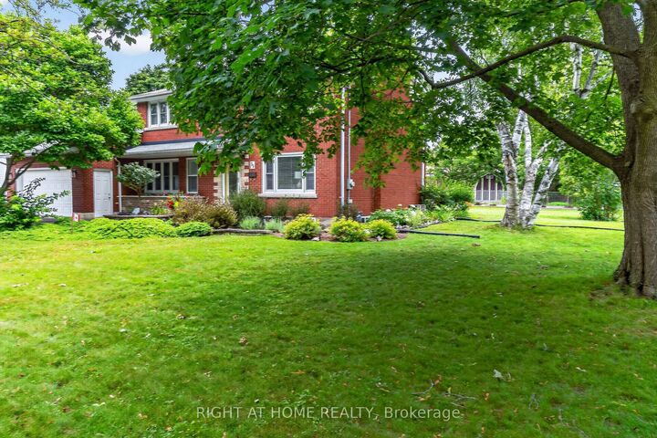 Property Photo:  39 Park Avenue  ON N5R 4V9 