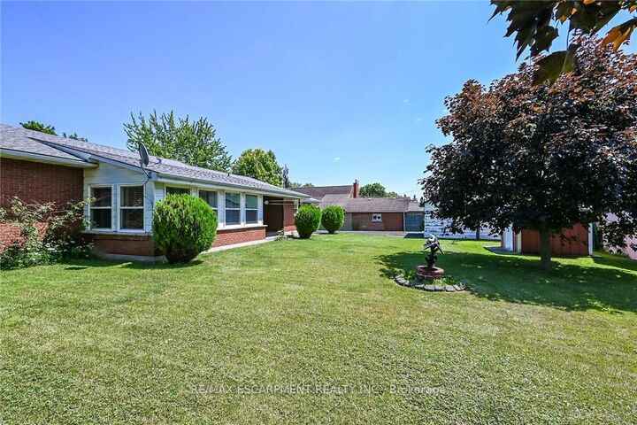 Property Photo:  1 Keen Street  ON N0A 1J0 