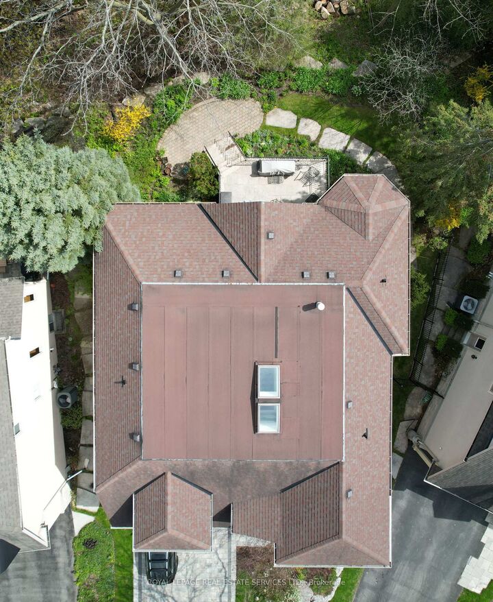 Property Photo:  1726 The Pines N/A  ON L5J 4V5 