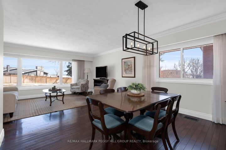 Property Photo:  10 Duckworth Street  ON L4M 3V8 