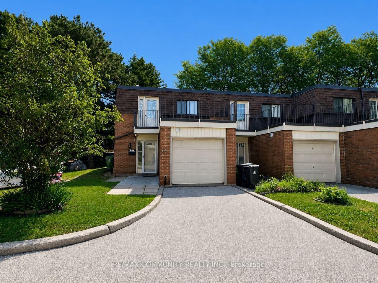 Property Photo:  284 Sprucewood Court  ON M1W 1P8 