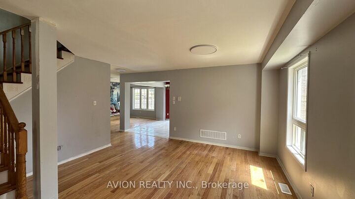 Property Photo:  61 Crannyfield Drive  ON L7A 3X3 