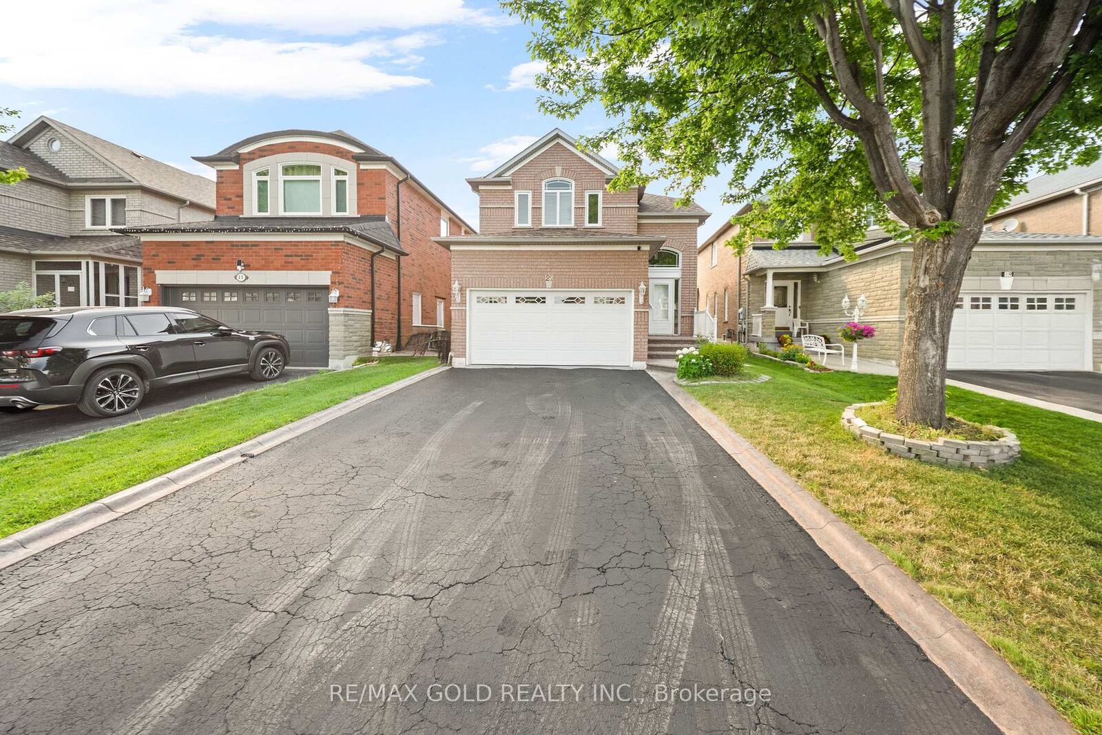 Property Photo:  21 Pacific Wind Crescent  ON L6R 1Z9 