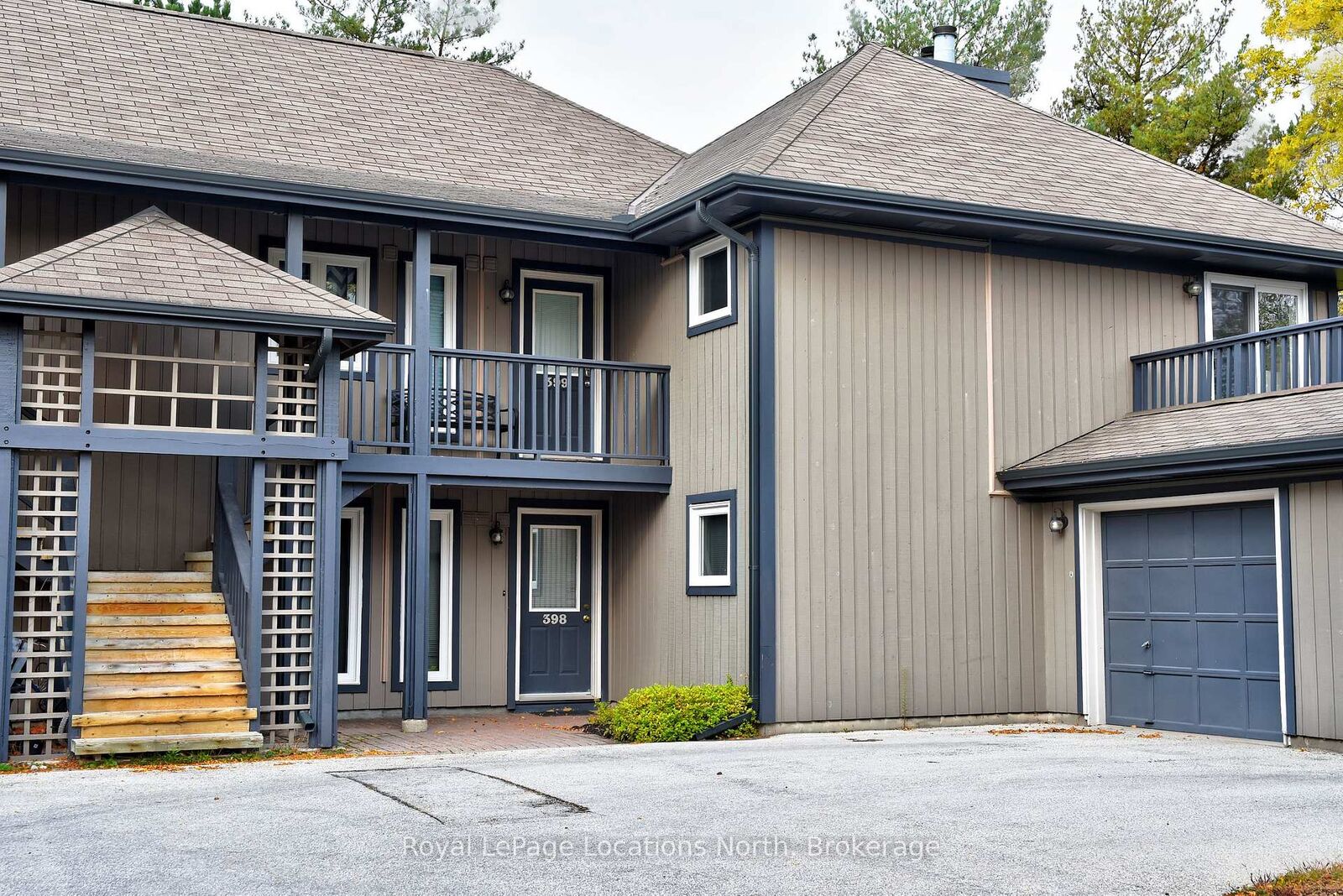 Property Photo:  398 Mariners Way 4  ON L9Y 5C7 