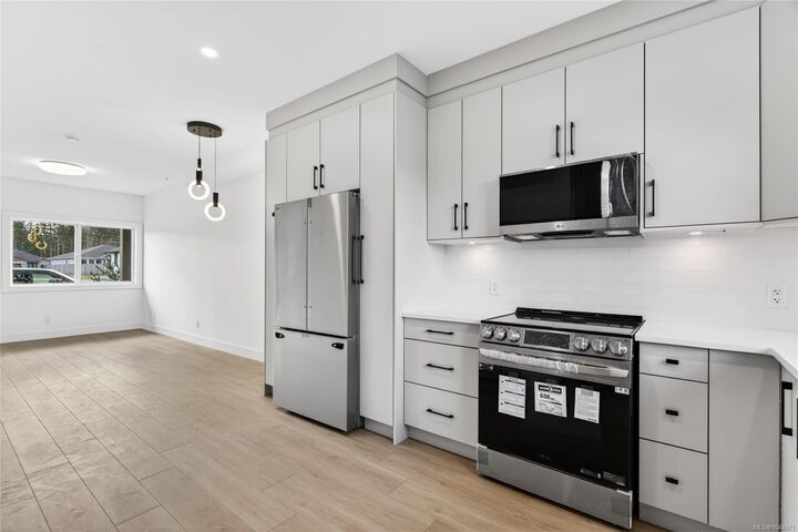 Property Photo: 704 Beaver Creek Blvd #8 BC V9H 0E9