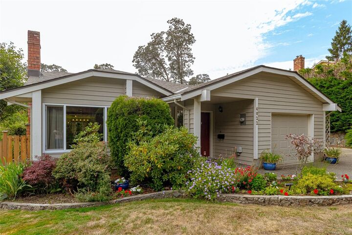 Property Photo:  4022 Livingstone Ave N  BC V8N 5Z5 