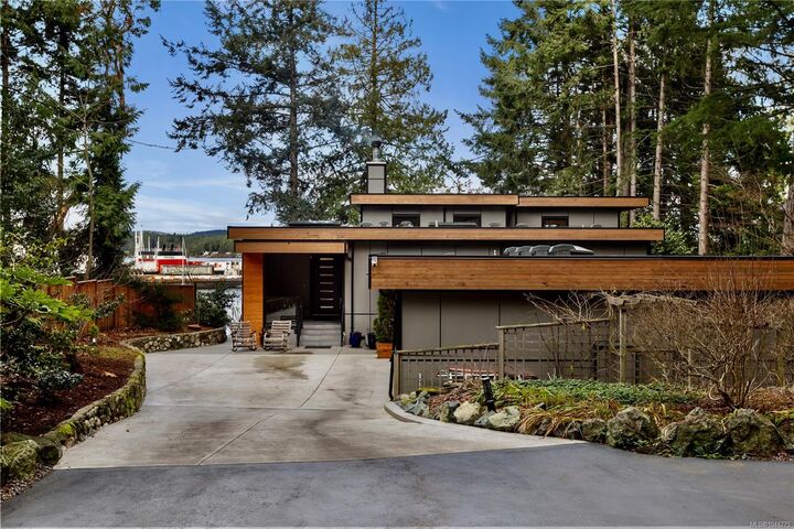 2250 Dolphin Rd — photo 1