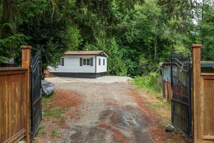 Property Photo: 7353 Neva Rd BC V0R 2G0