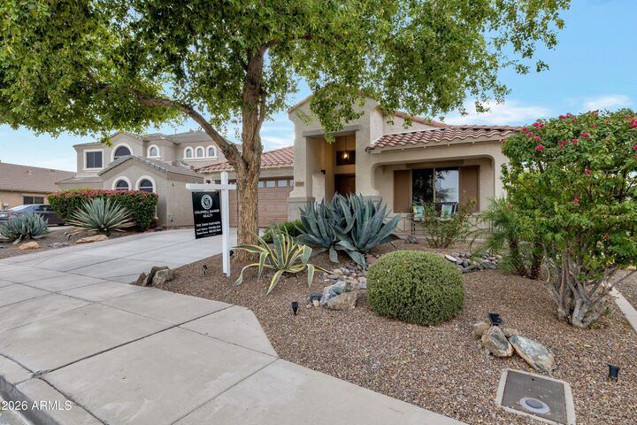 Property Photo:  2716 E Quiet Hollow Lane  AZ 85024 