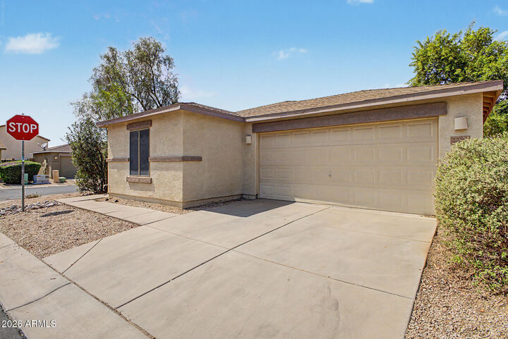 Property Photo:  2282 E Meadow Chase Drive  AZ 85140 