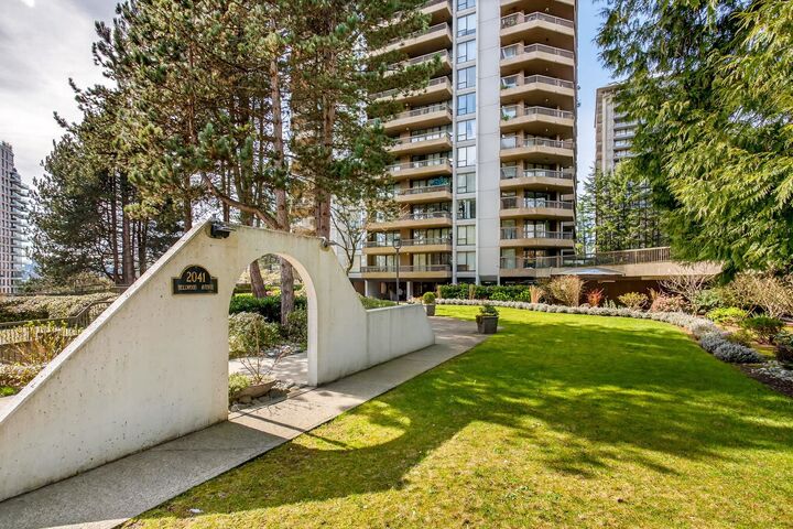 Property Photo:  2041 Bellwood Avenue 1608  BC V5B 4V5 